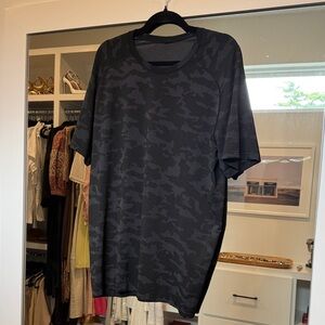 lululemon men’s t-shirt